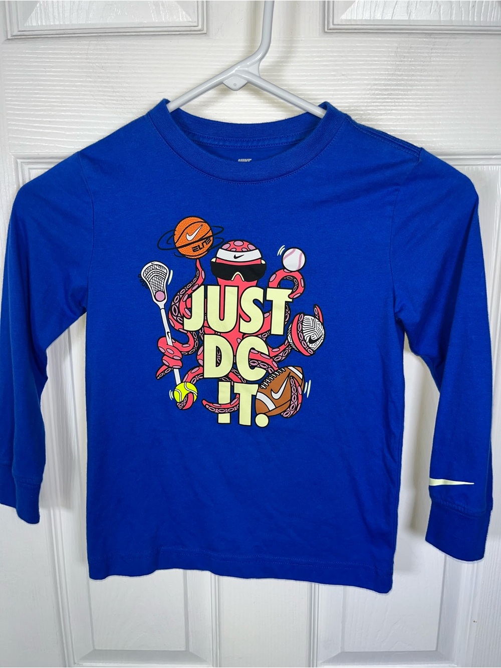 Nike Boy’s Long-Sleeve Tee T Shirt Sports Graphic Football Basketball 🏈 🏀 ⚽️⚾️🎾